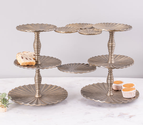 Cynosure Cake Holder