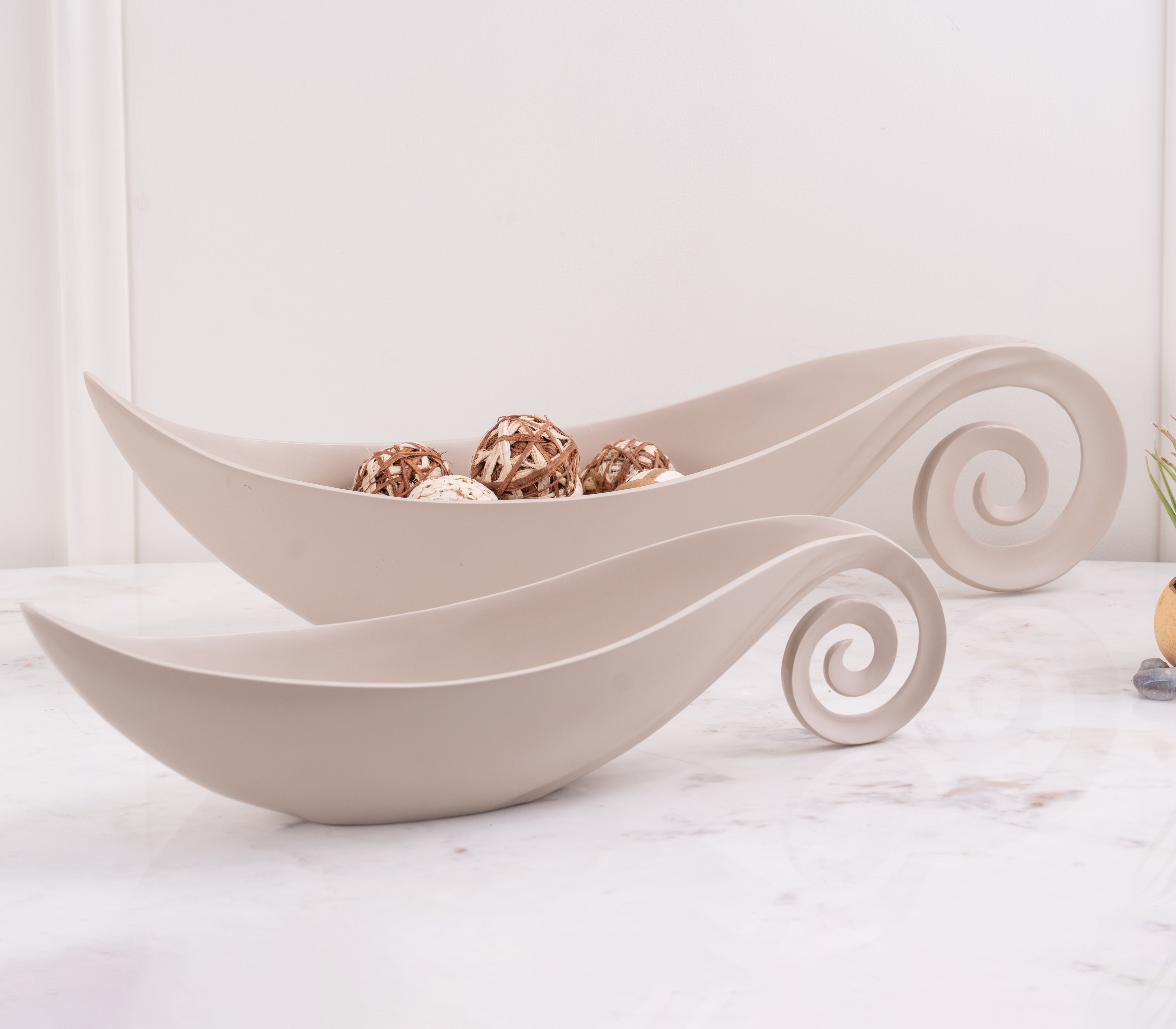 Swirl Elongated Bowl