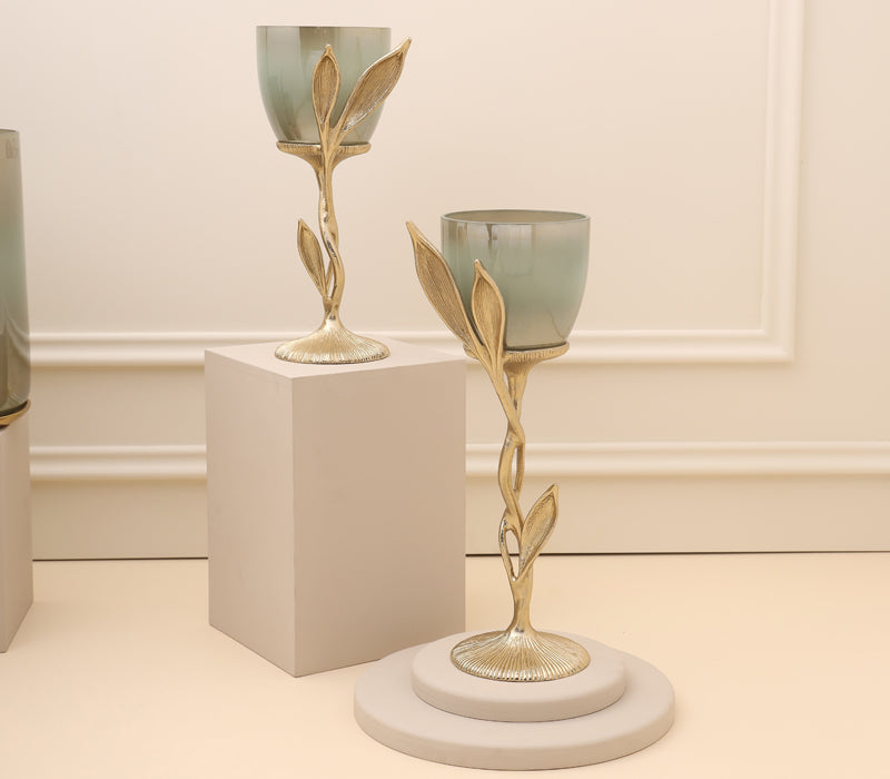 Enclosed Leaf Candle Holder