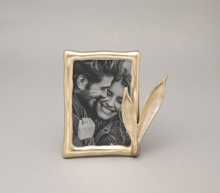 Enclosed Leaf Photo Frame