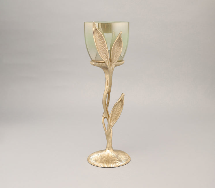 Enclosed Leaf Candle Holder