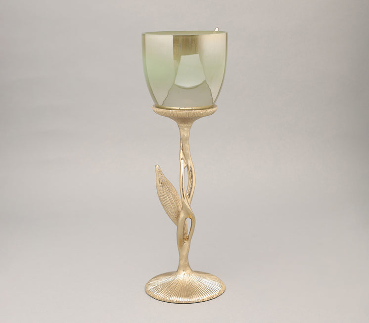 Enclosed Leaf Candle Holder