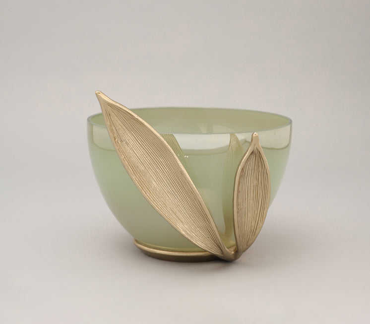 Enclosed Leaf Bowl