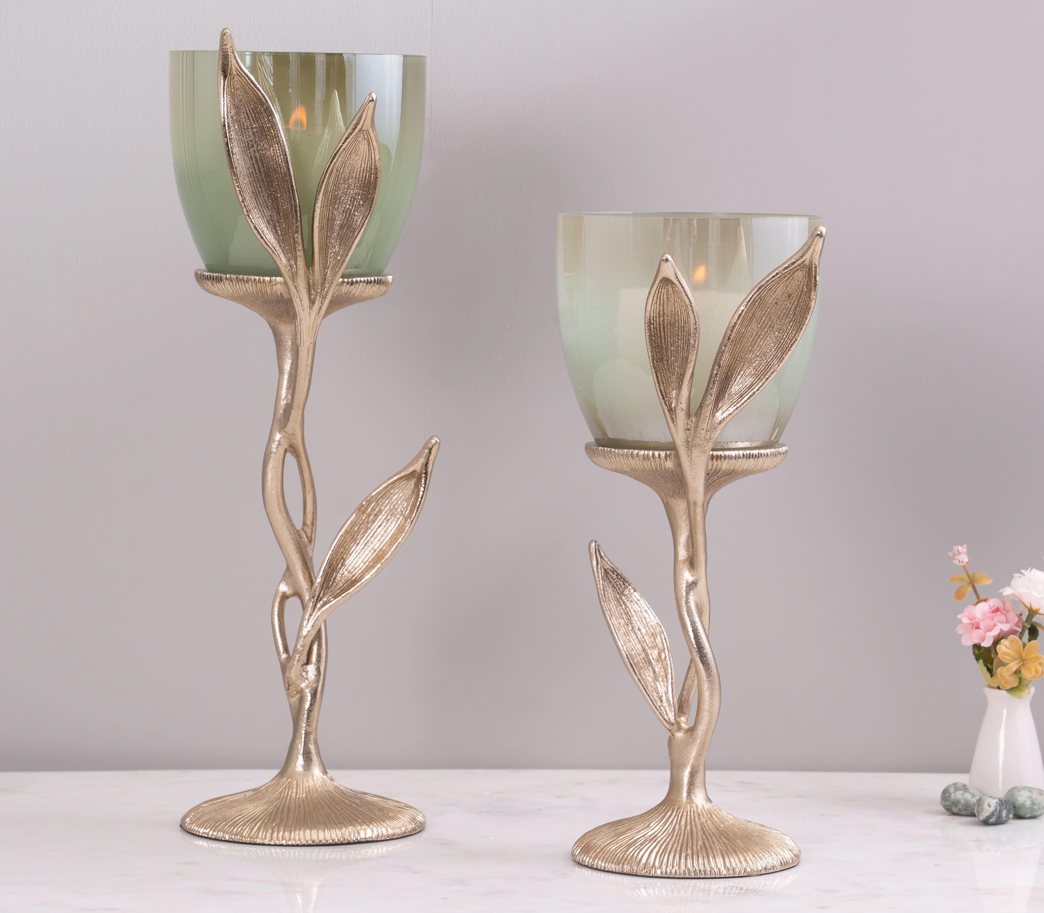 Enclosed Leaf Candle Holder