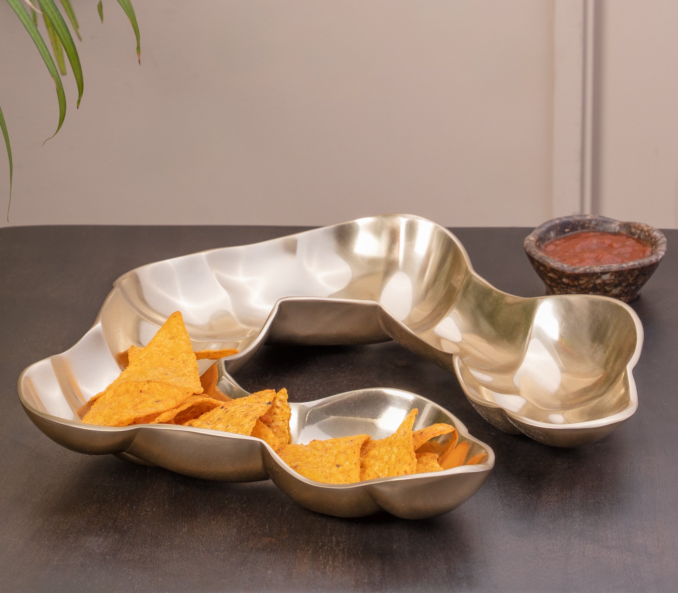 Ebony Curvy Platter