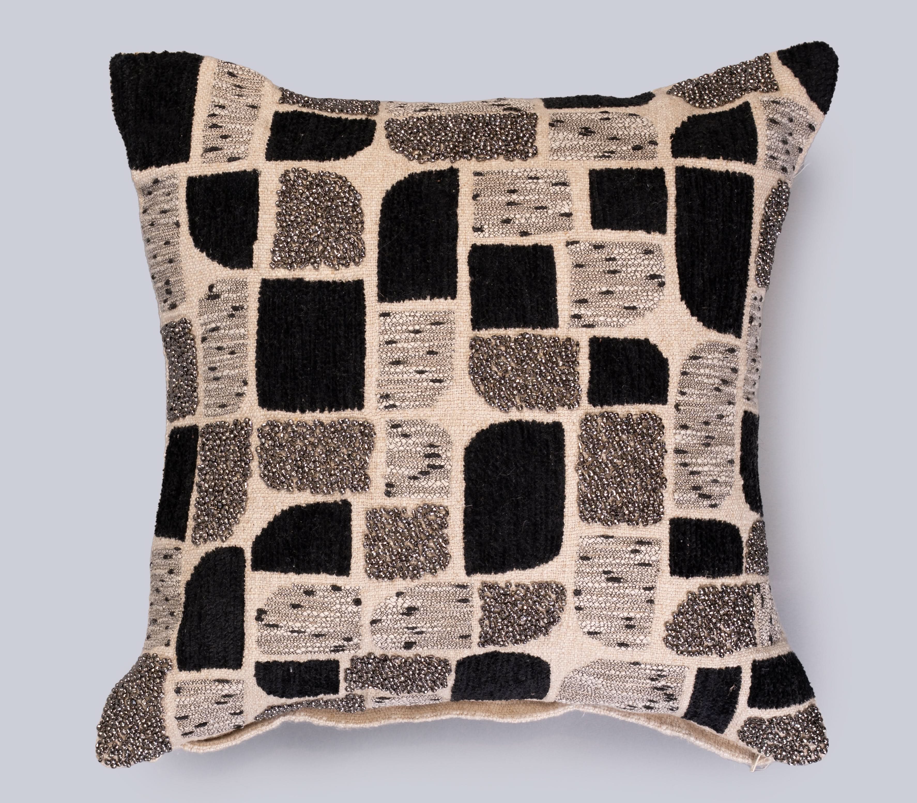 Axis & Thread Cushion