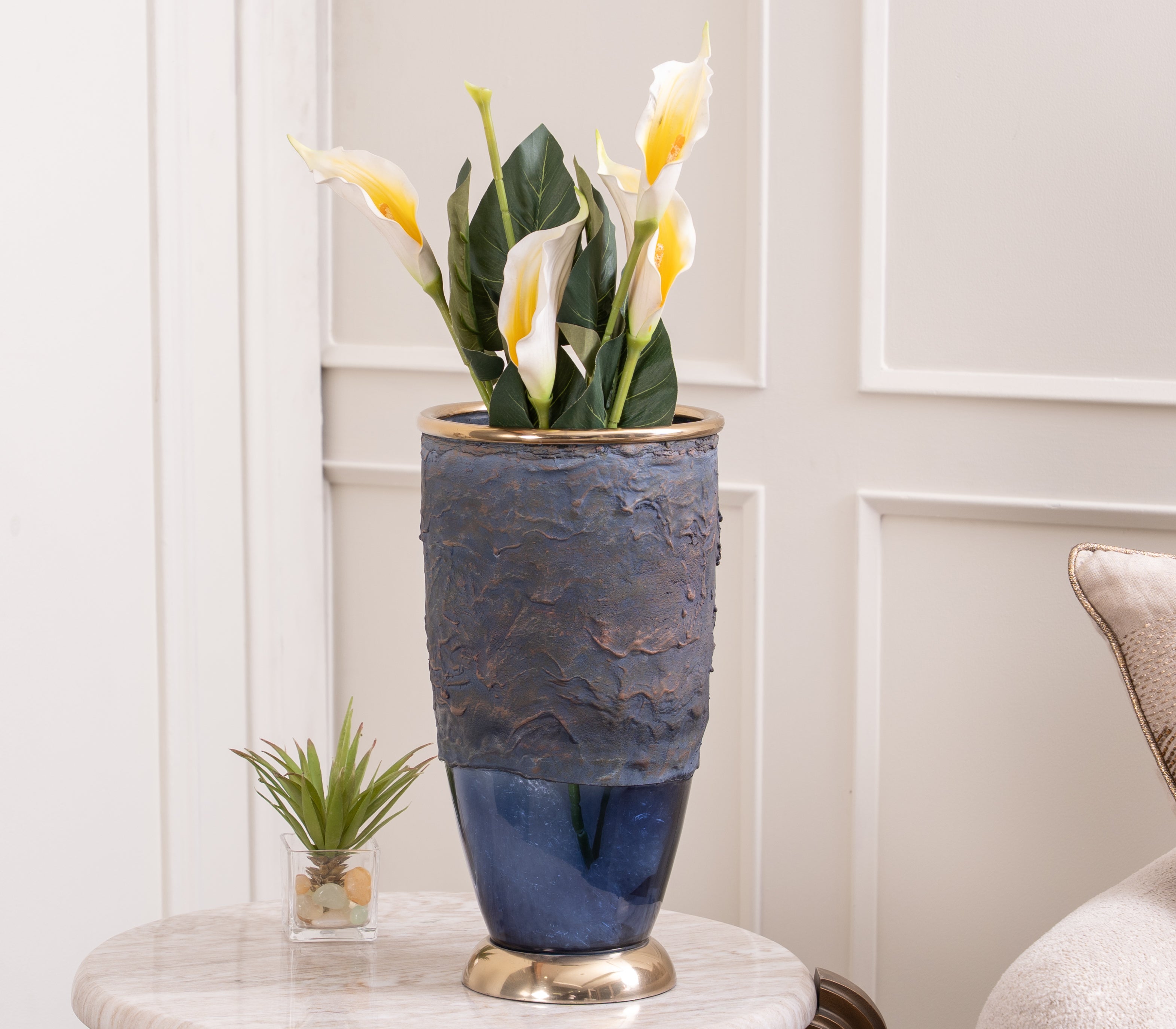 Onyxia Vase