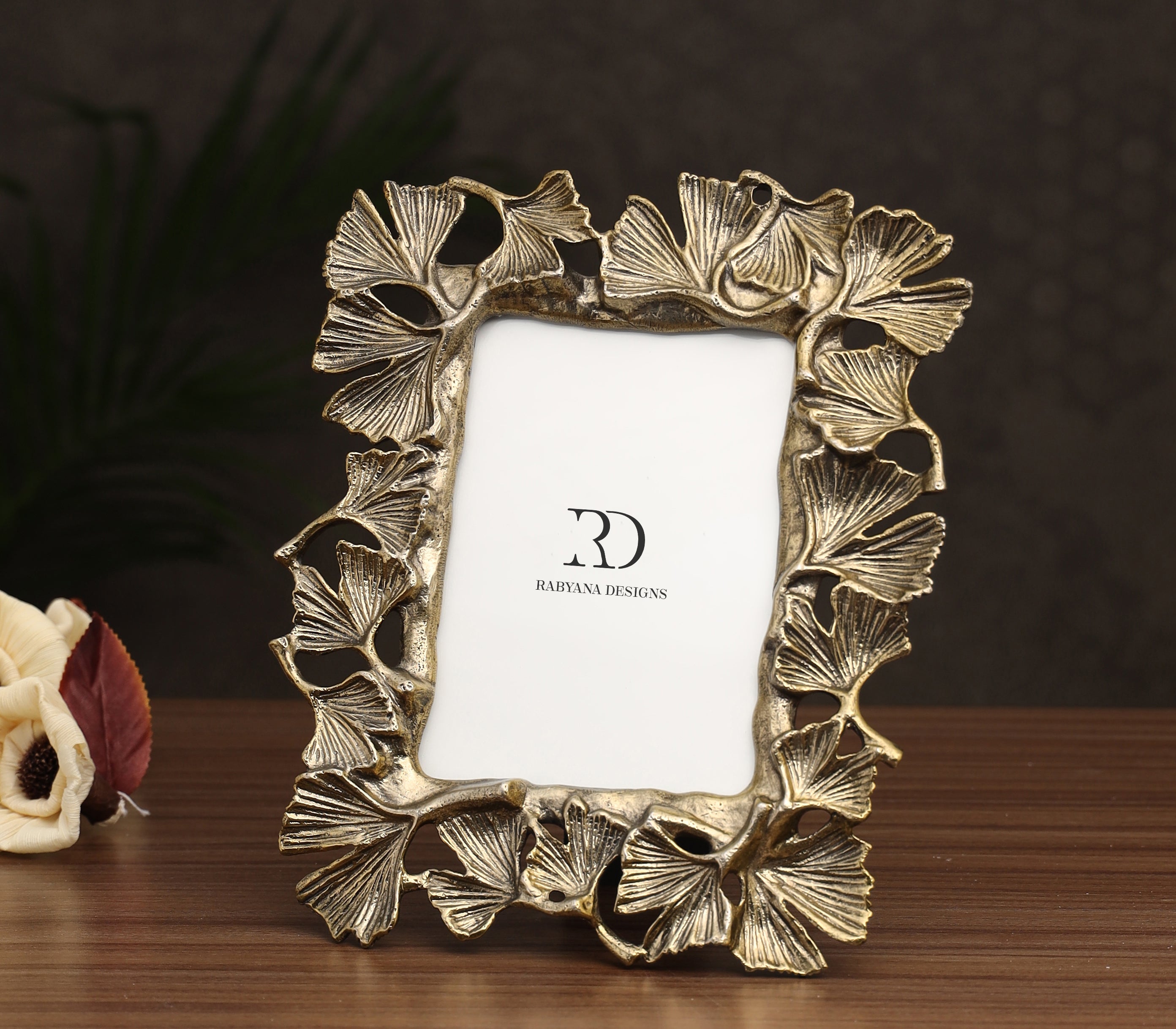 Gingko Leaf Photo Frame (5"x7")