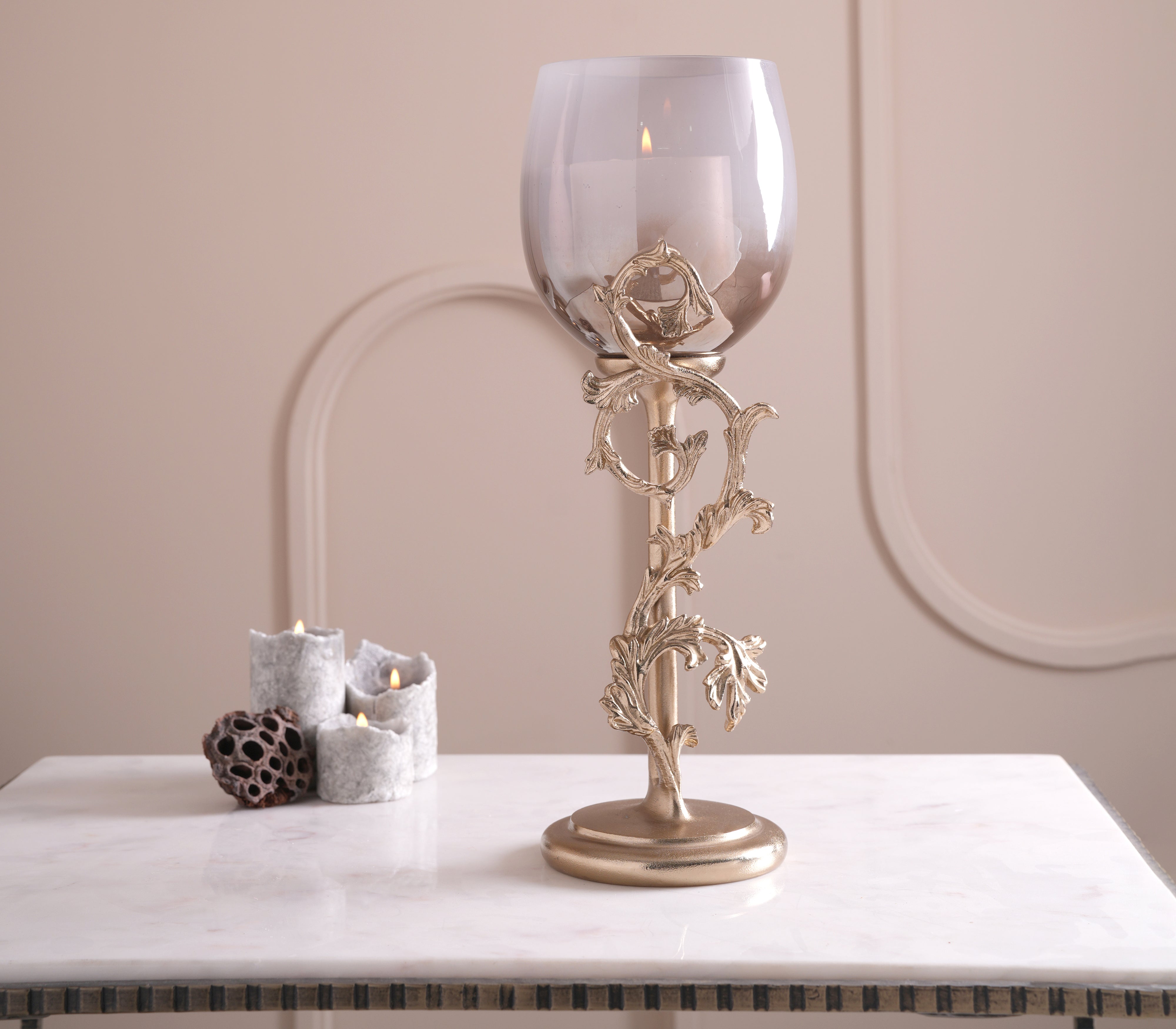 GRANDEUR   CANDLE HOLDER