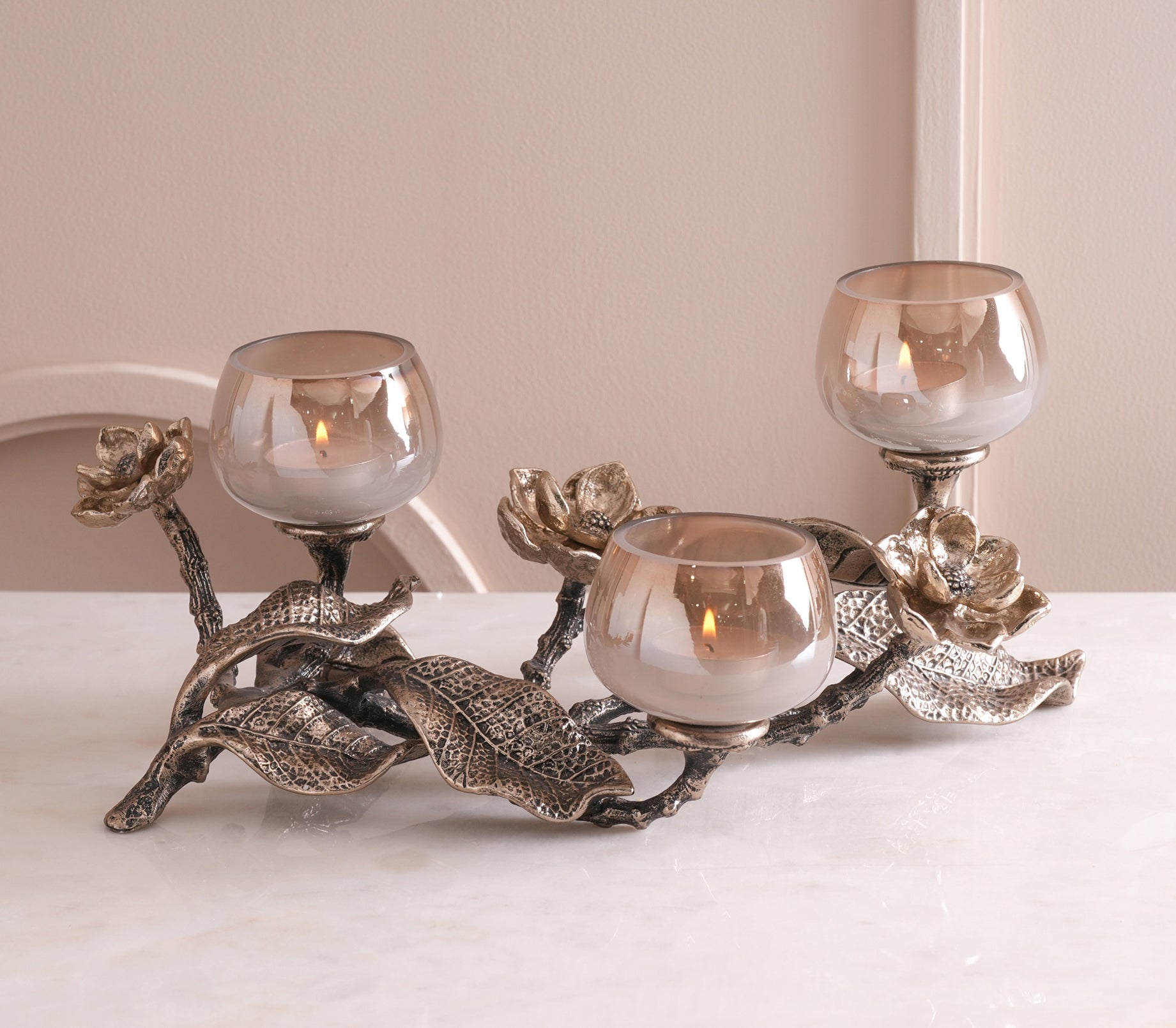 LOTUS LUXE CANDLE HOLDER