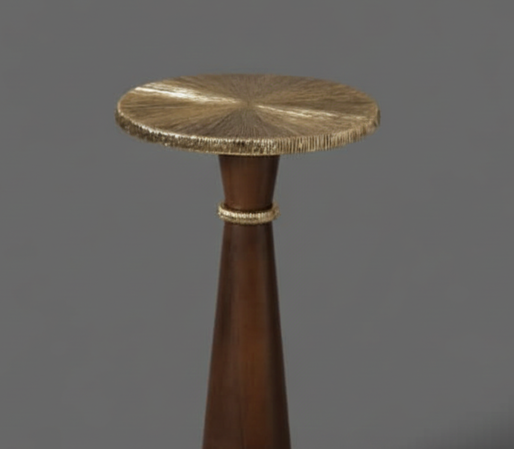Oralia Martini Table