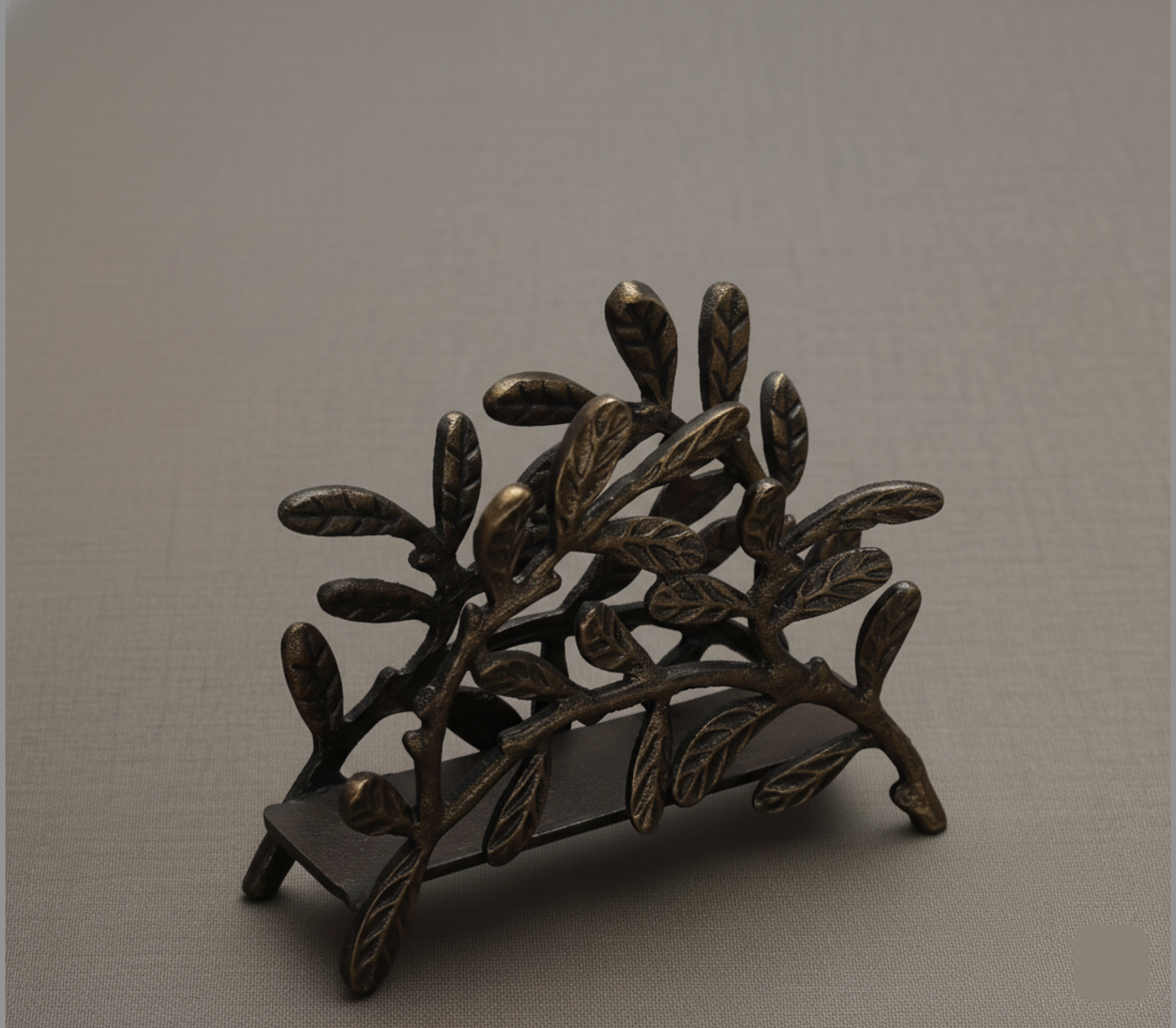 Essence of the Leaf Serviette Holder