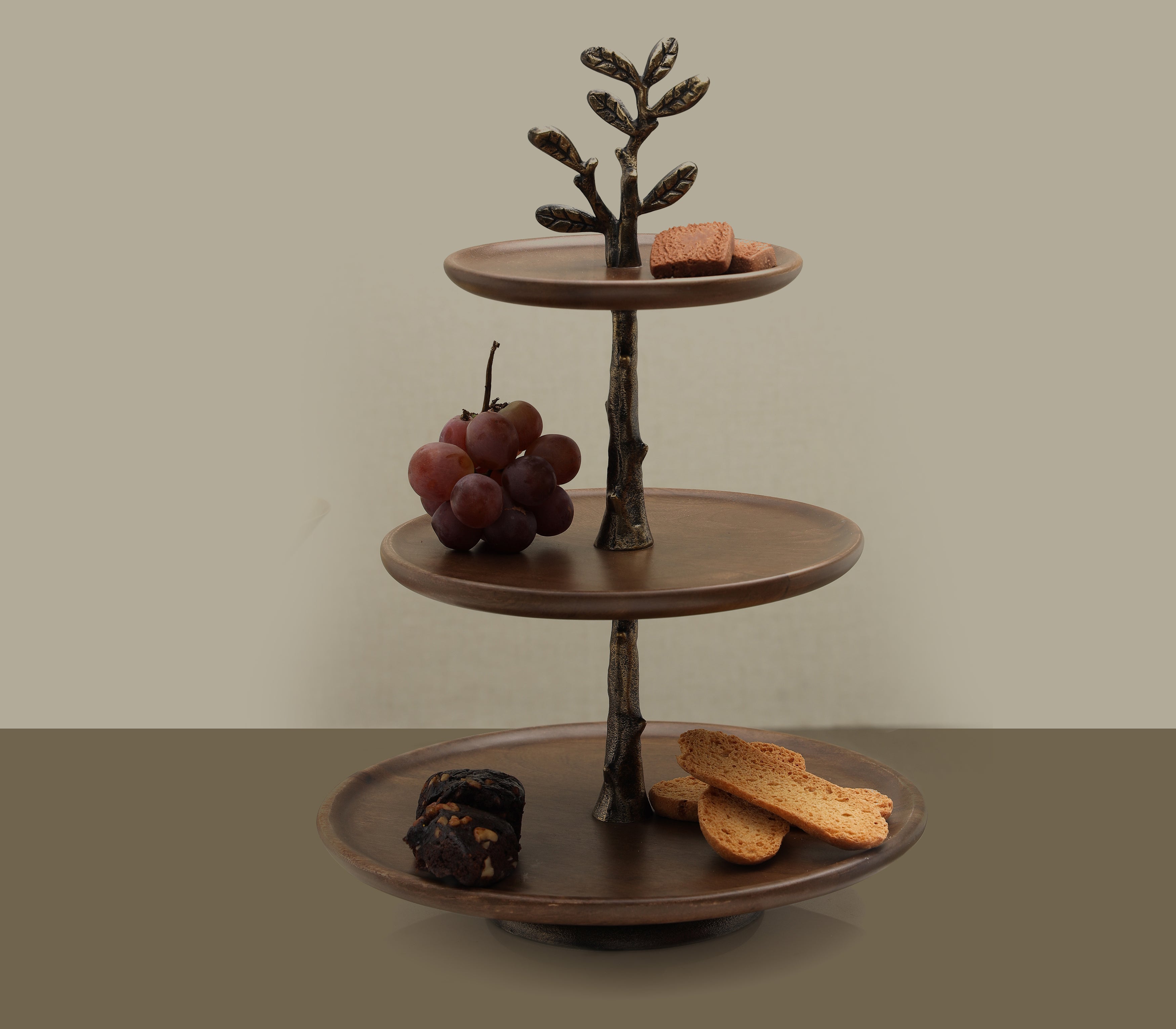 Essence of the Leaf   Cake holder